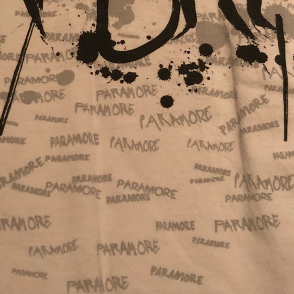 Paramore tee - Picture 3 of 3
